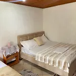 Lokthi Guesthaose Гостевой дом *